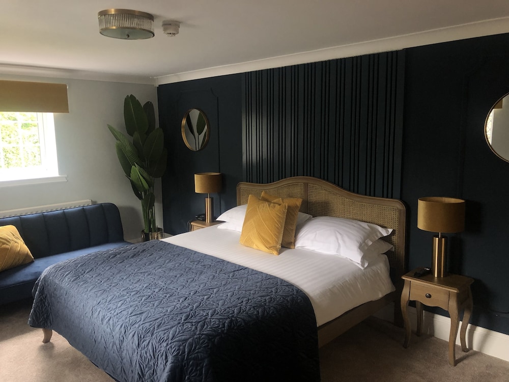 Suite, Ensuite photo 2