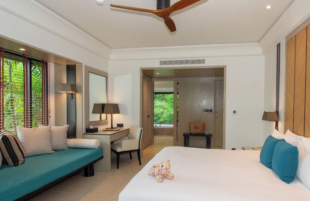 Deluxe Room, 1 King Bed (Garden Pavilion) - Photo 26