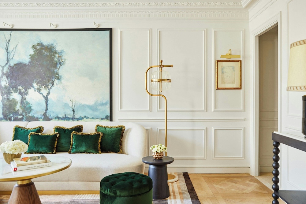 Palace Suite - Photo 13