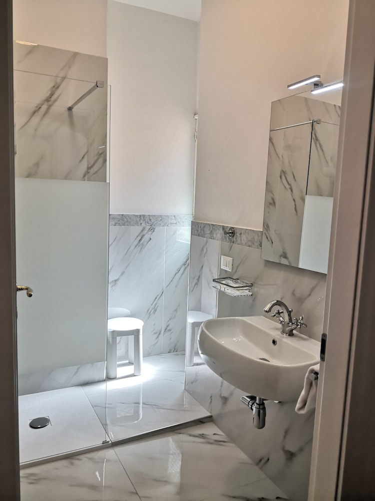 Apartment - Photo 8