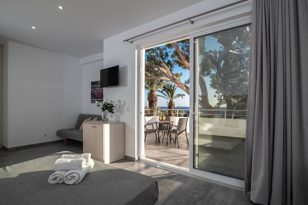 Premium Room, Sea View - Photo 3