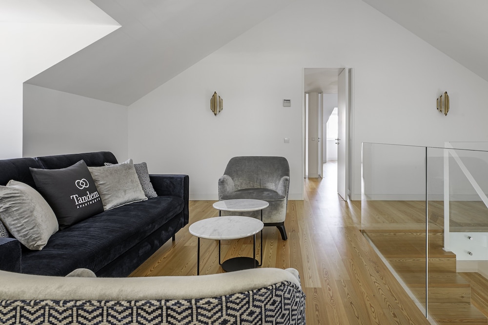 Suite, 2 Bedrooms - Photo 6