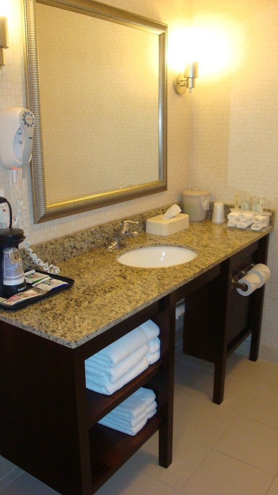 Standard Room, 2 Queen Beds, Accessible (Comm & Mobil, Roll-In Shower) - Photo 4