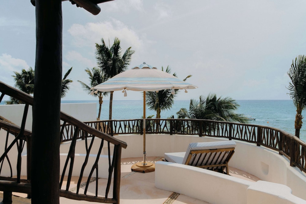 Suite, 1 Bedroom, Oceanfront (Plunge Pool) - Photo 3
