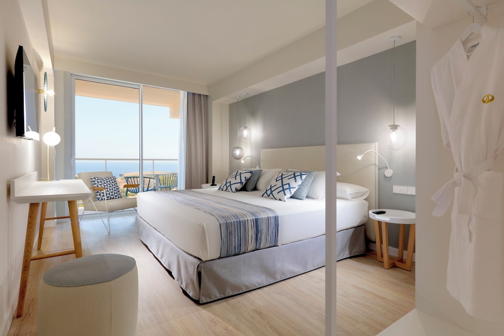 Suite, Sea View