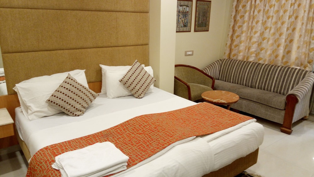 Deluxe Room - Photo 3