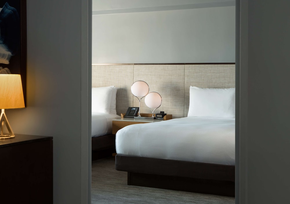 Executive Suite, 2 Double Beds, Accessible (Hearing) photo 2