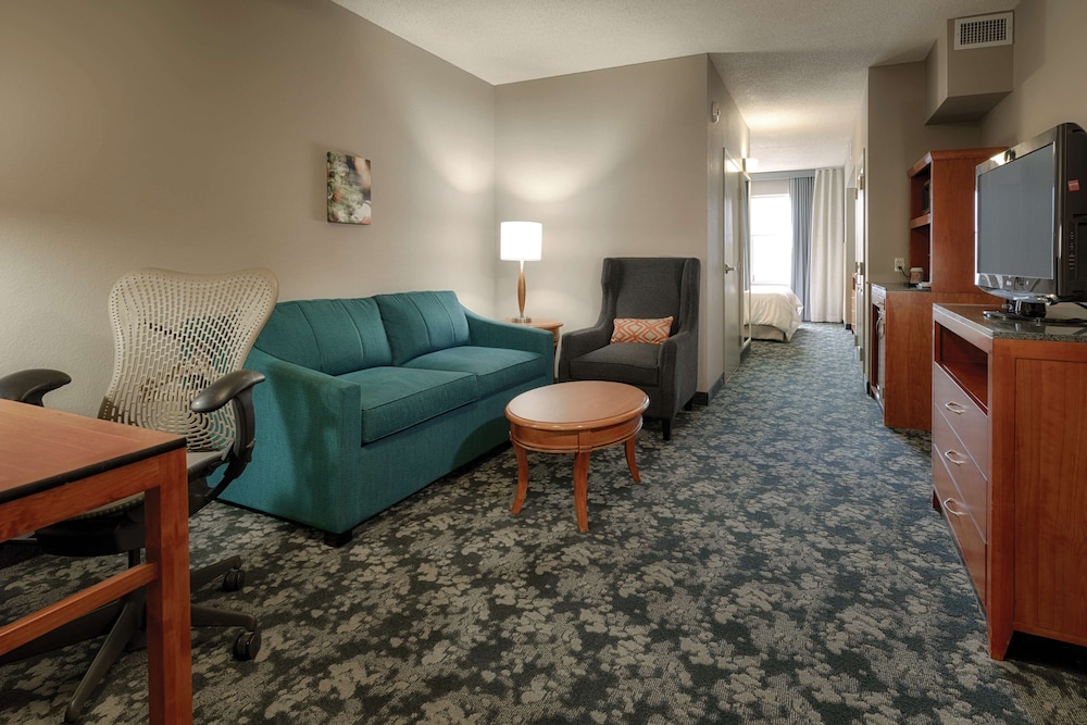 One Bedroom Suite, One King Bed, Non-Smoking - Photo 1
