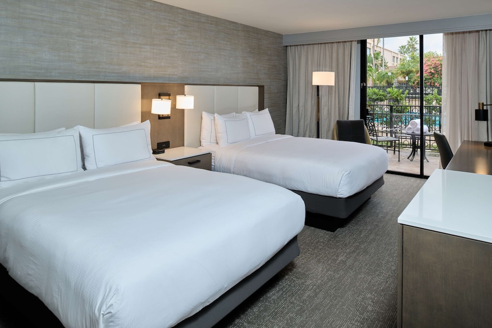 Room, 2 Queen Beds, Accessible, Balcony photo 3