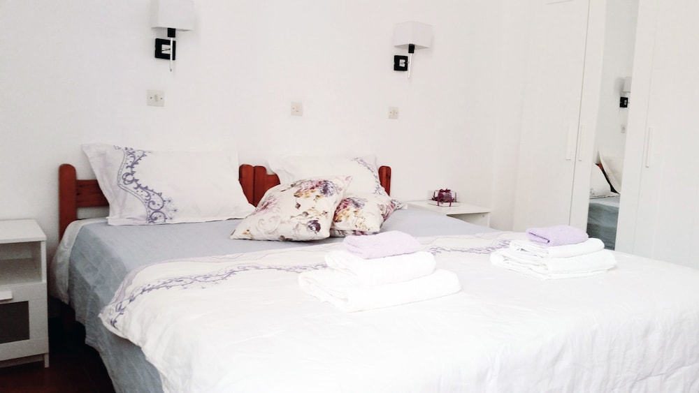 Double or Twin Room, Shared Bathroom photo 2