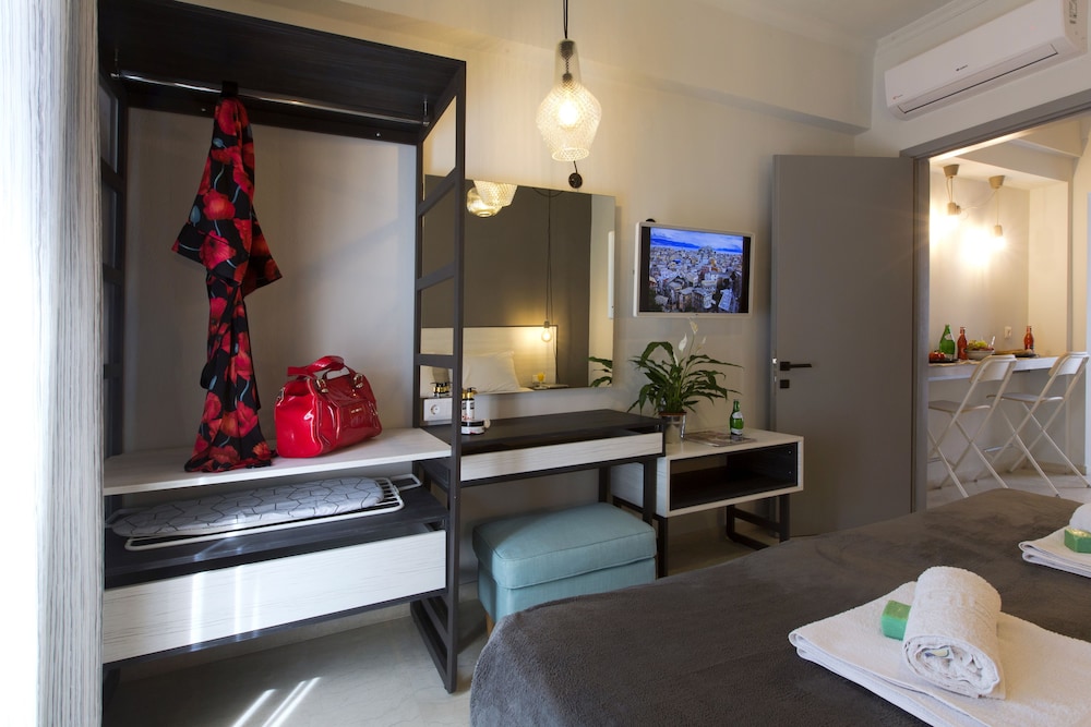 City Suite, 1 Bedroom, Kitchenette, City View photo 2
