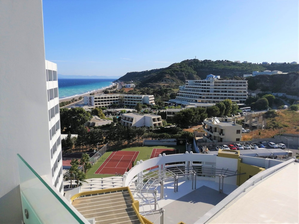 Twin Room, Partial Sea View