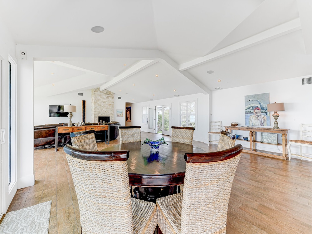 House, Multiple Beds, Kitchen, Beach View photo 3