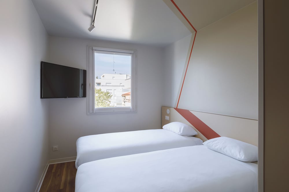 Twin Room, 2 Twin Beds photo 3