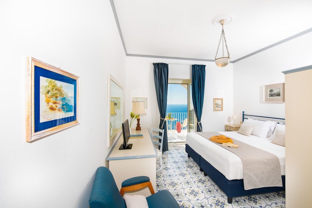 Deluxe Double Room, Balcony, Sea View - Photo 6