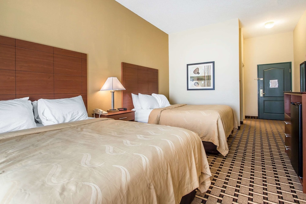 Standard Room, 2 Queen Beds, Non Smoking - Photo 4