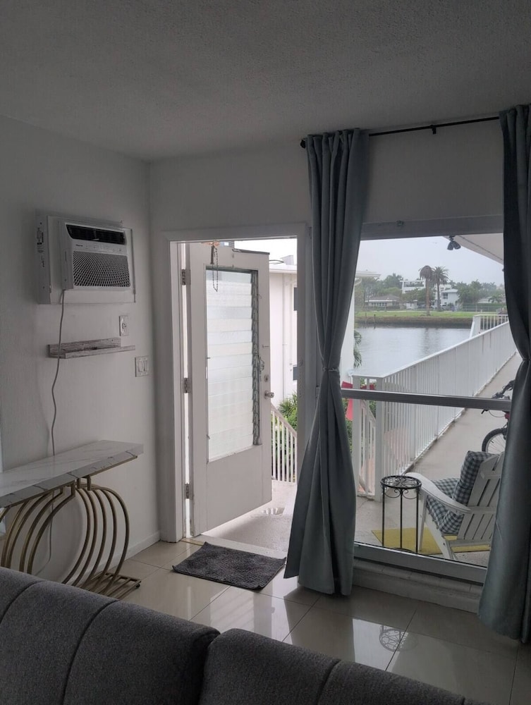 99-201 - Comfort Apartment, 1 Bedroom, Kitchen, Partial View