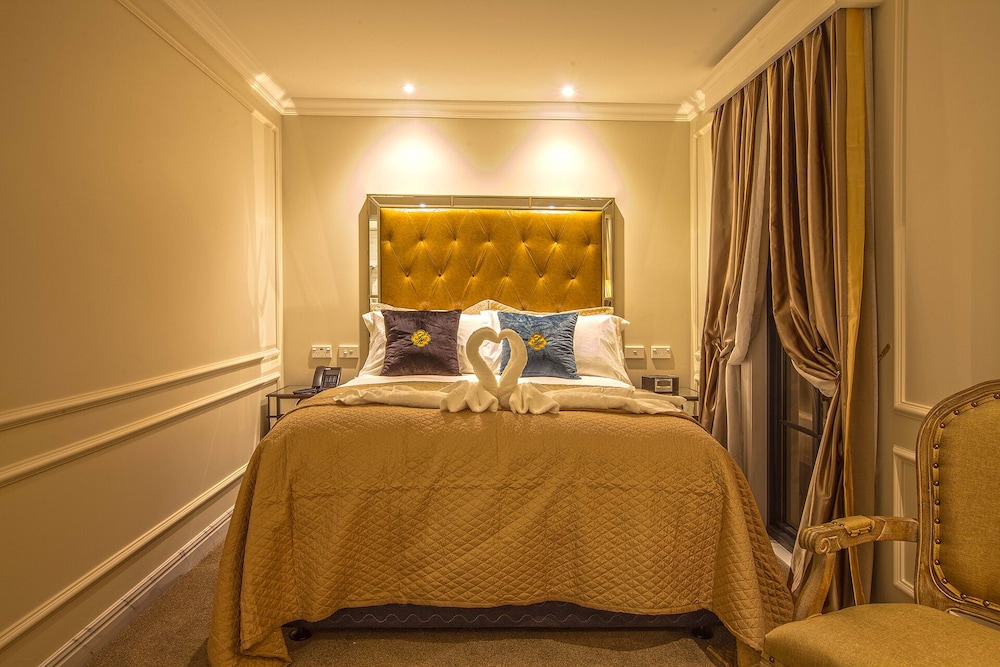 Luxury Class Asscessible Suite