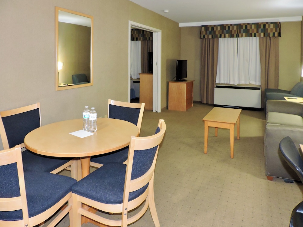 Executive Suite, 1 Bedroom - Photo 2