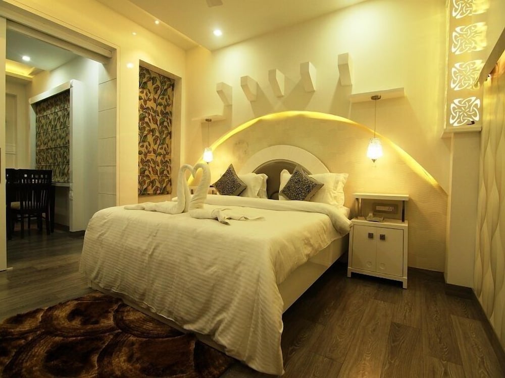 Suite Room - Photo 2