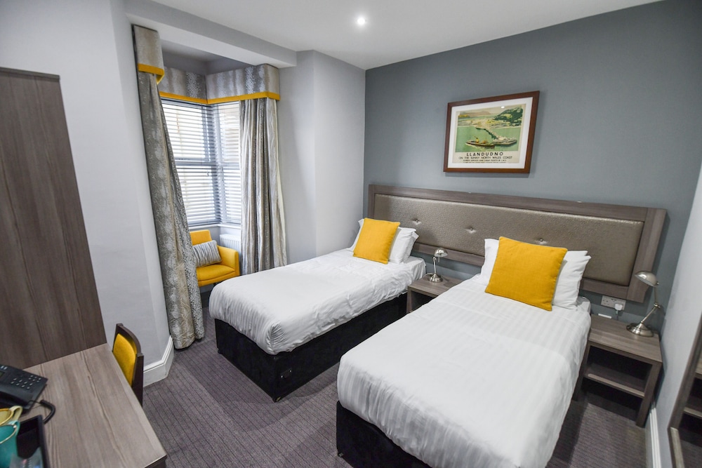 Superior Twin Room