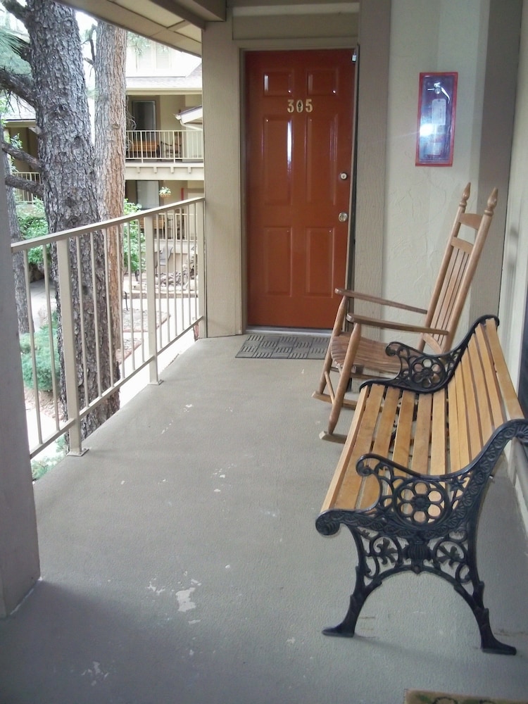 Standard Condo photo 1