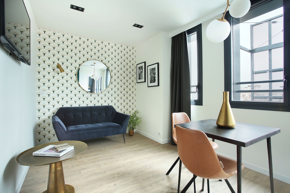 1 Bedroom Apartment - Photo 4