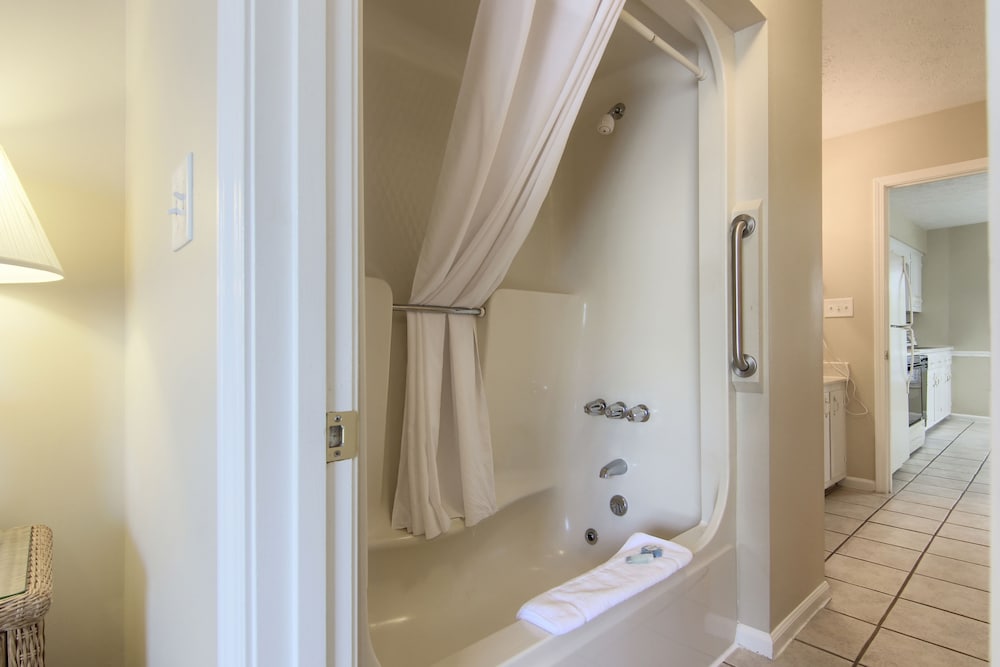 Condo, 3 Bedrooms - Photo 34