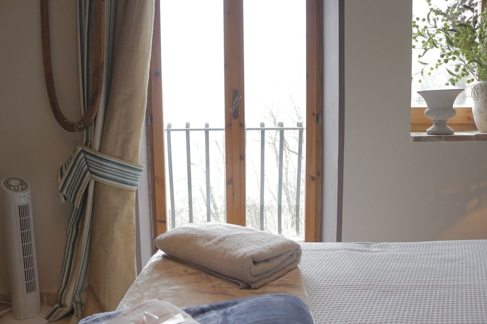 Double Room, Shared Bathroom (Risveglio) photo 3