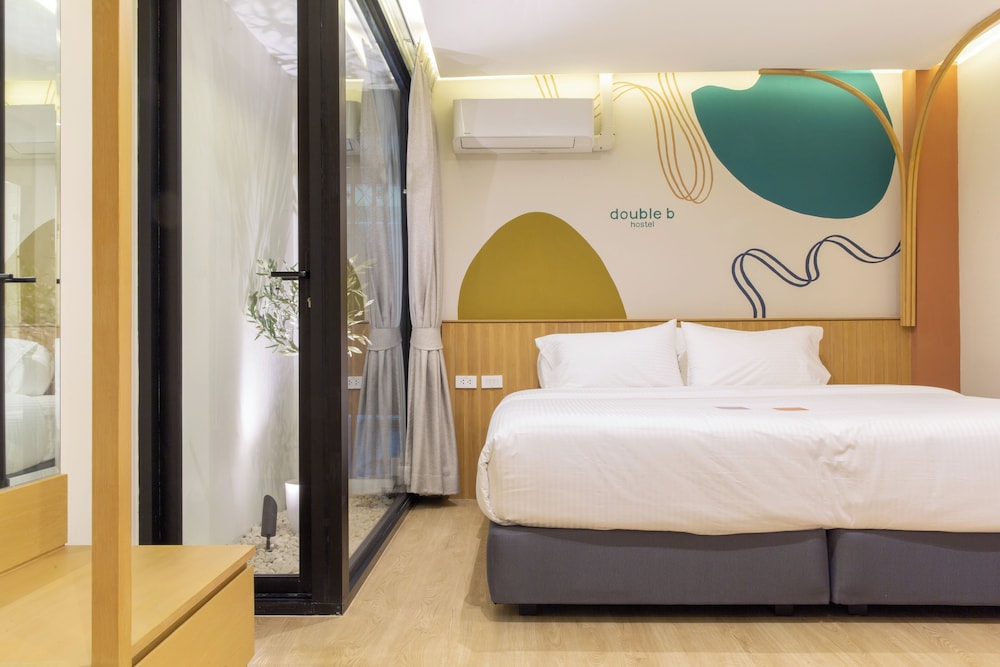 Basic Room, 1 King Bed, Non Smoking, Ensuite photo 1