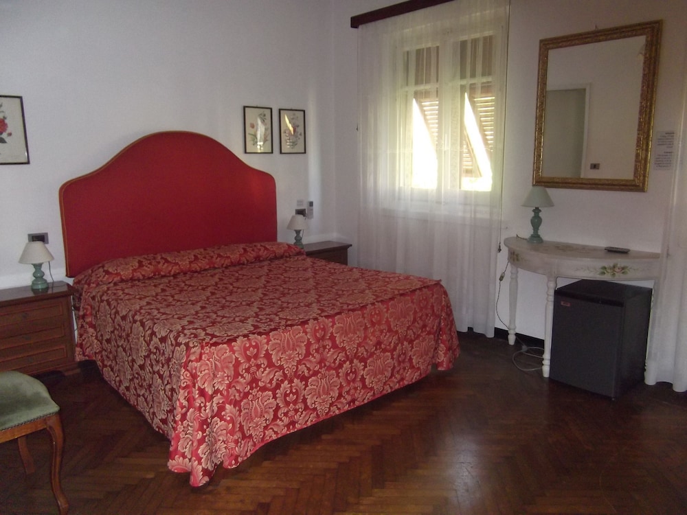 Standard Double Room - Photo 1