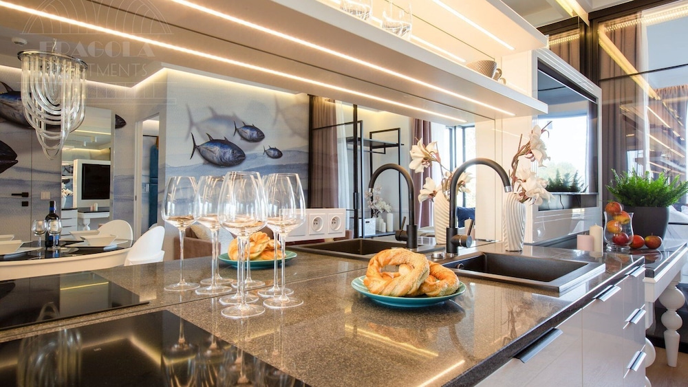 Premium Apartment, 3 Bedrooms, Balcony, River View - Photo 4