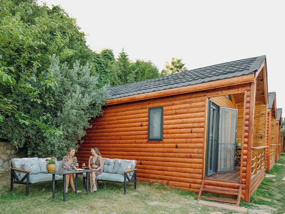 Standard Bungalow photo 1