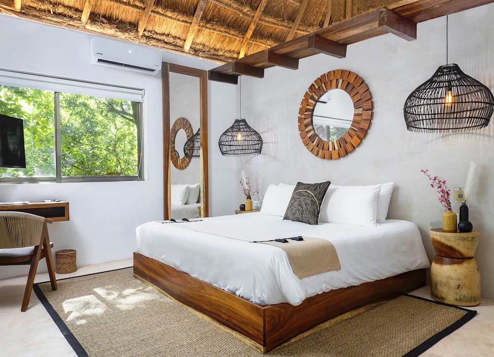 Elite Room, 1 Queen Bed, Balcony, Tower
