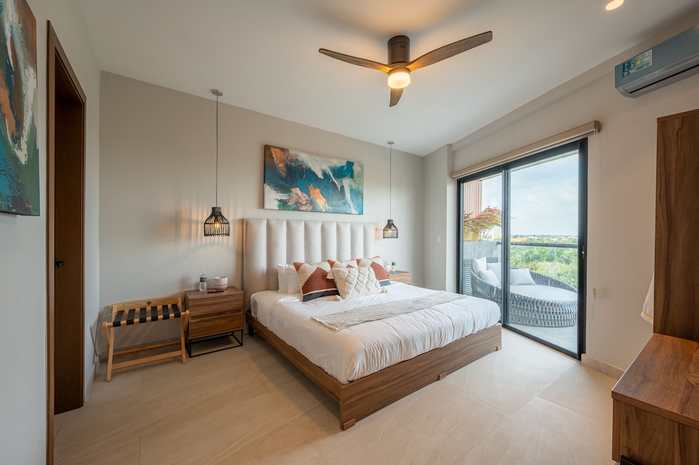 Royal Penthouse, 3 Bedrooms, Terrace, Ocean View