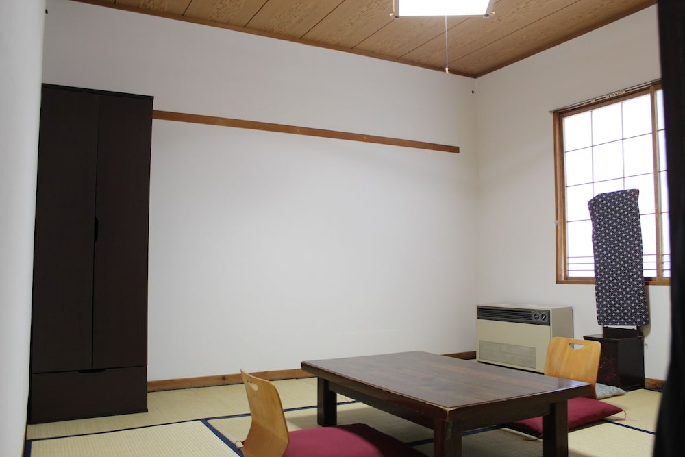 Japanese Style Economy Triple Room with Shared Bathroom - Non-Smoking photo 3