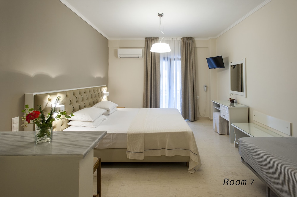 Standard Triple Room, Balcony, Hill View (7) photo 3