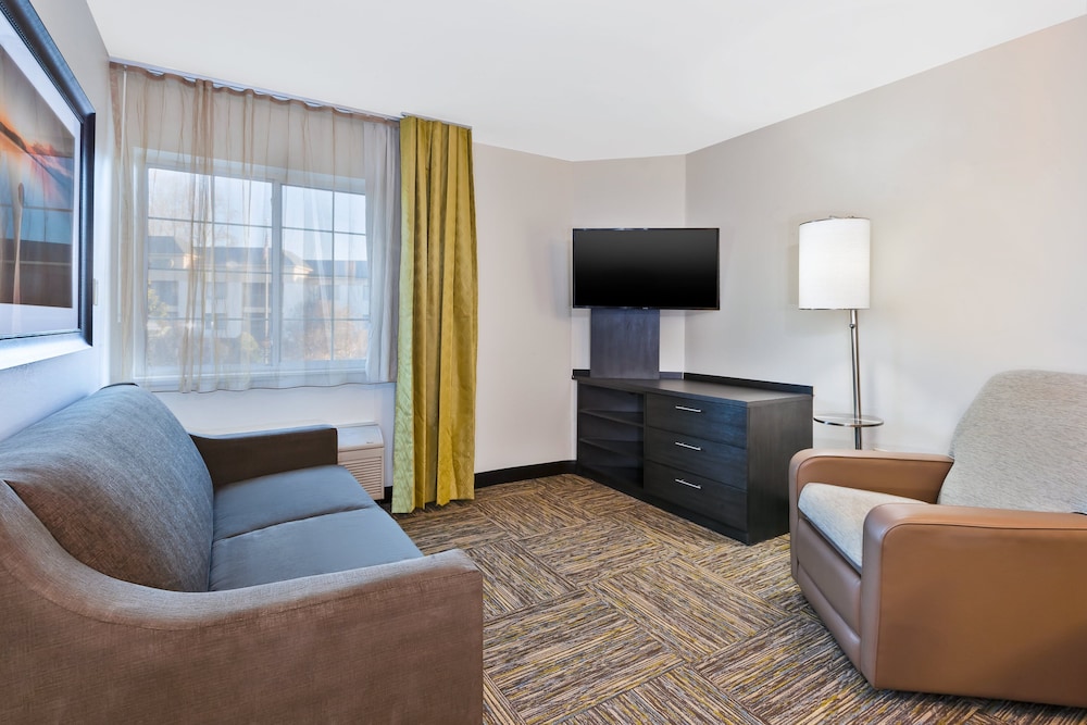 Suite, 1 Queen Bed - Photo 3