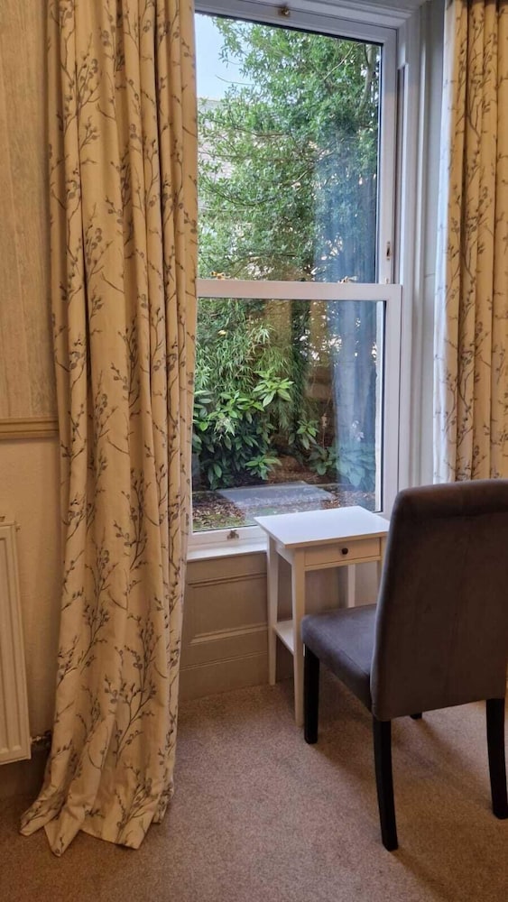 Classic Twin Room, Ensuite, Courtyard View (2 Ground) - Photo 2