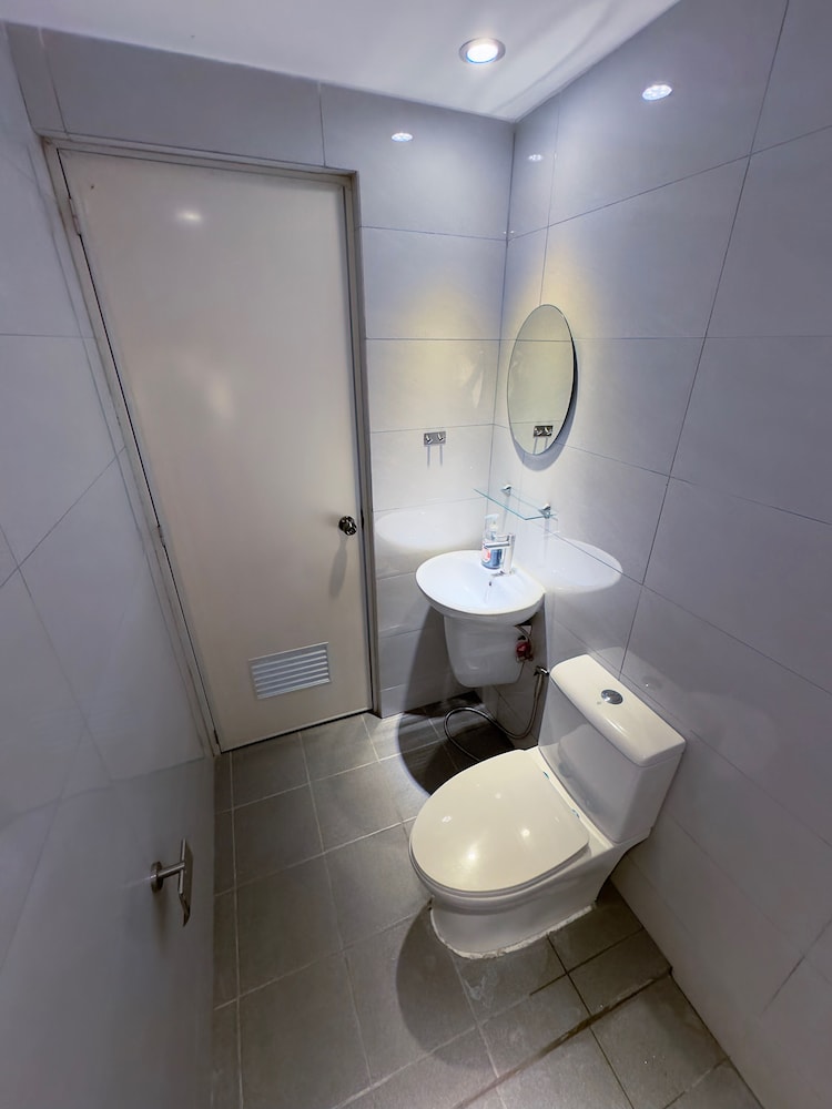 Double Room - Photo 9