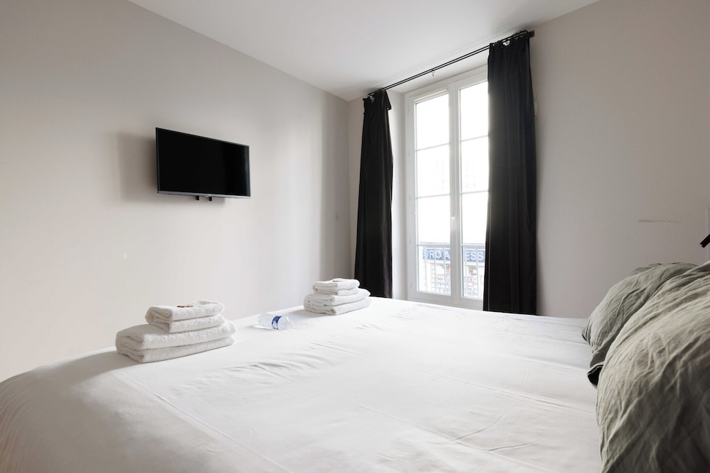 Apartment photo 2