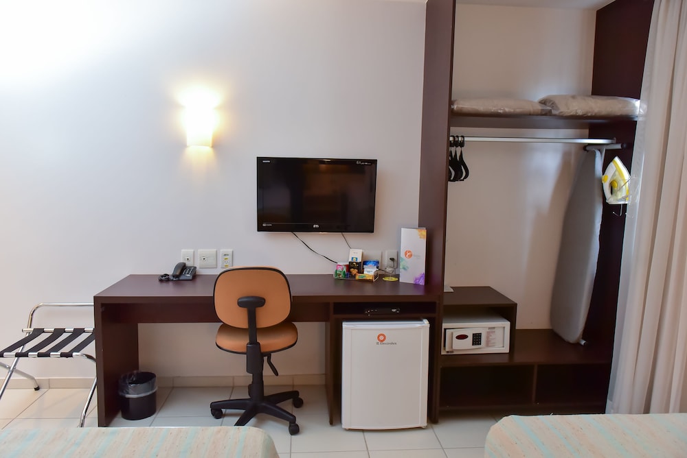 Executive Room, 1 Queen Bed, Non Smoking - Photo 3