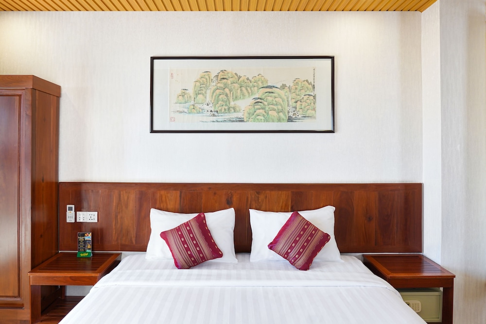 Suite with twin bed photo 2