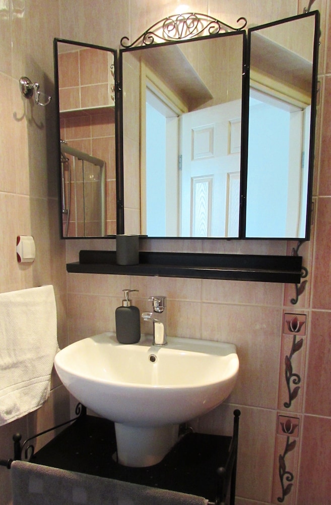 Standard Triple Room photo 3