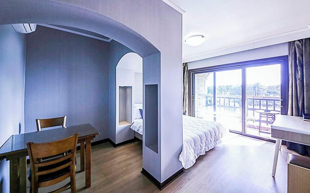 Room ([Pension Building]-Bed Room 103 (Stud)