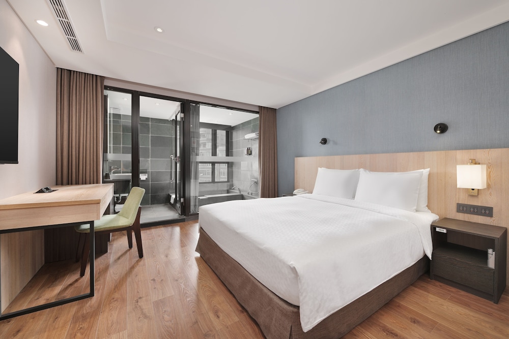 Superior Room, 1 Double Bed, City View
