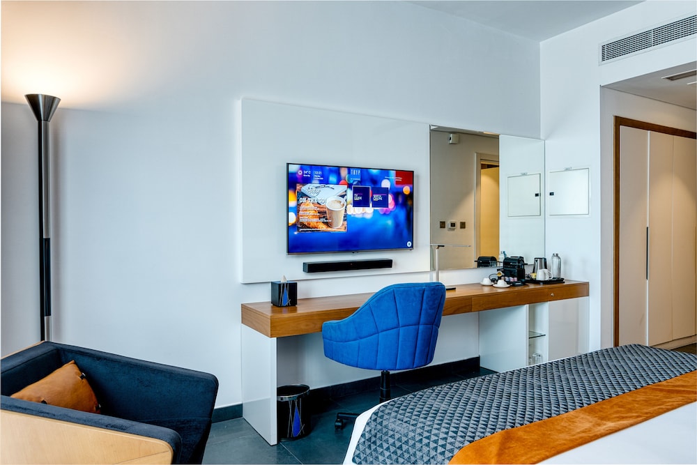 Waterpark Staycation Package - TRYP Room photo 2