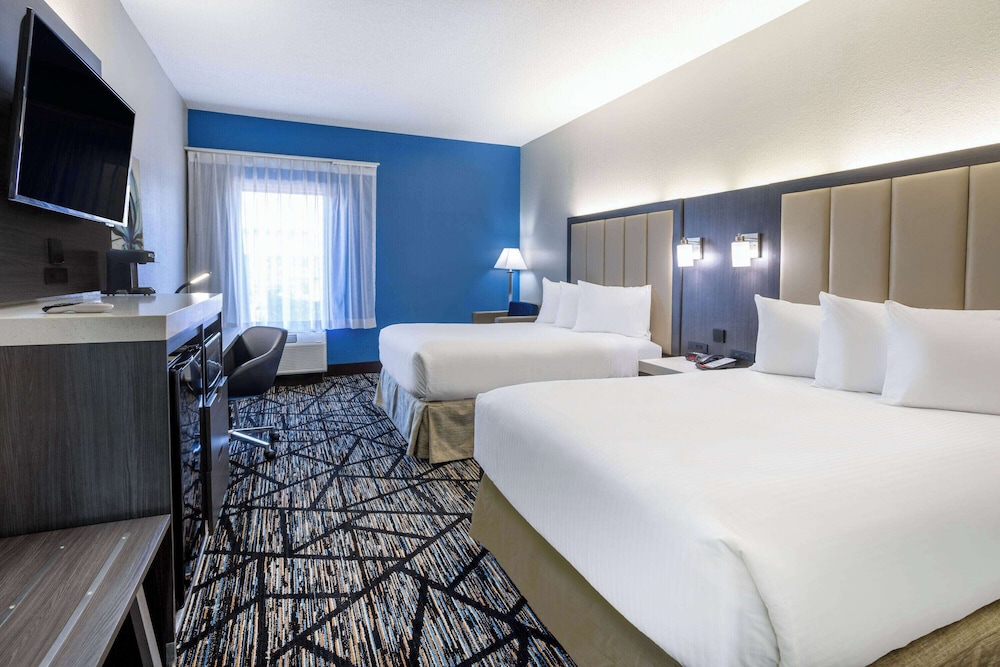 Room, 2 Queen Beds, Non Smoking - Photo 1