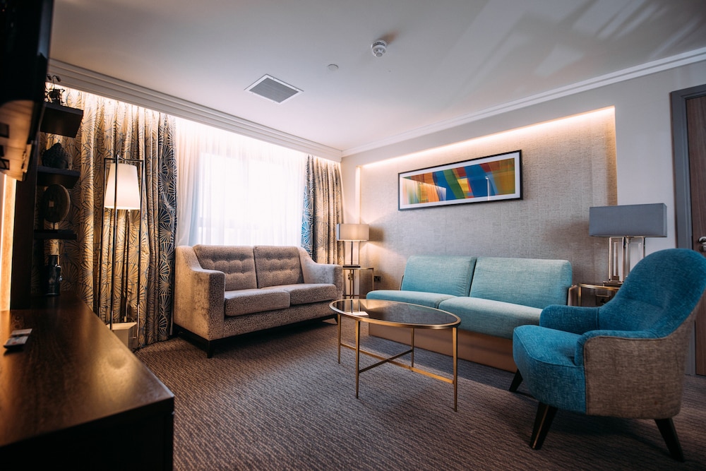 Suite, 1 Bedroom - Photo 5