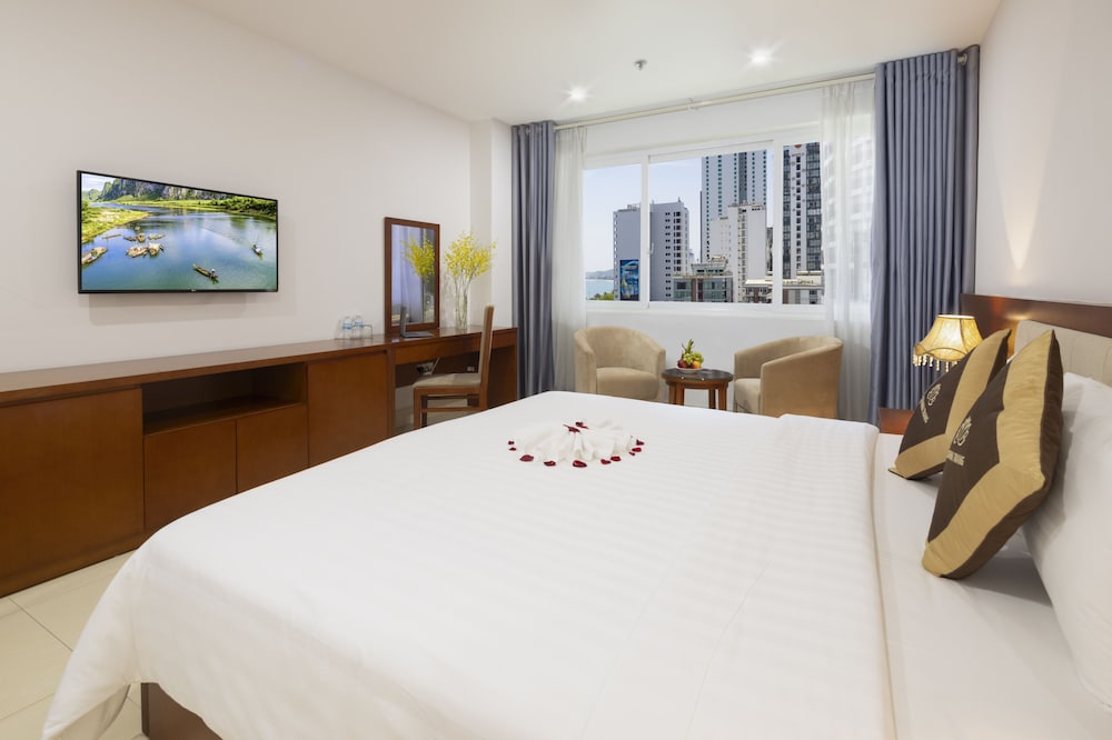 Deluxe Double or Twin Room - Photo 7